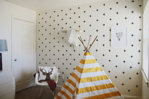 Pared decorada con washi tape