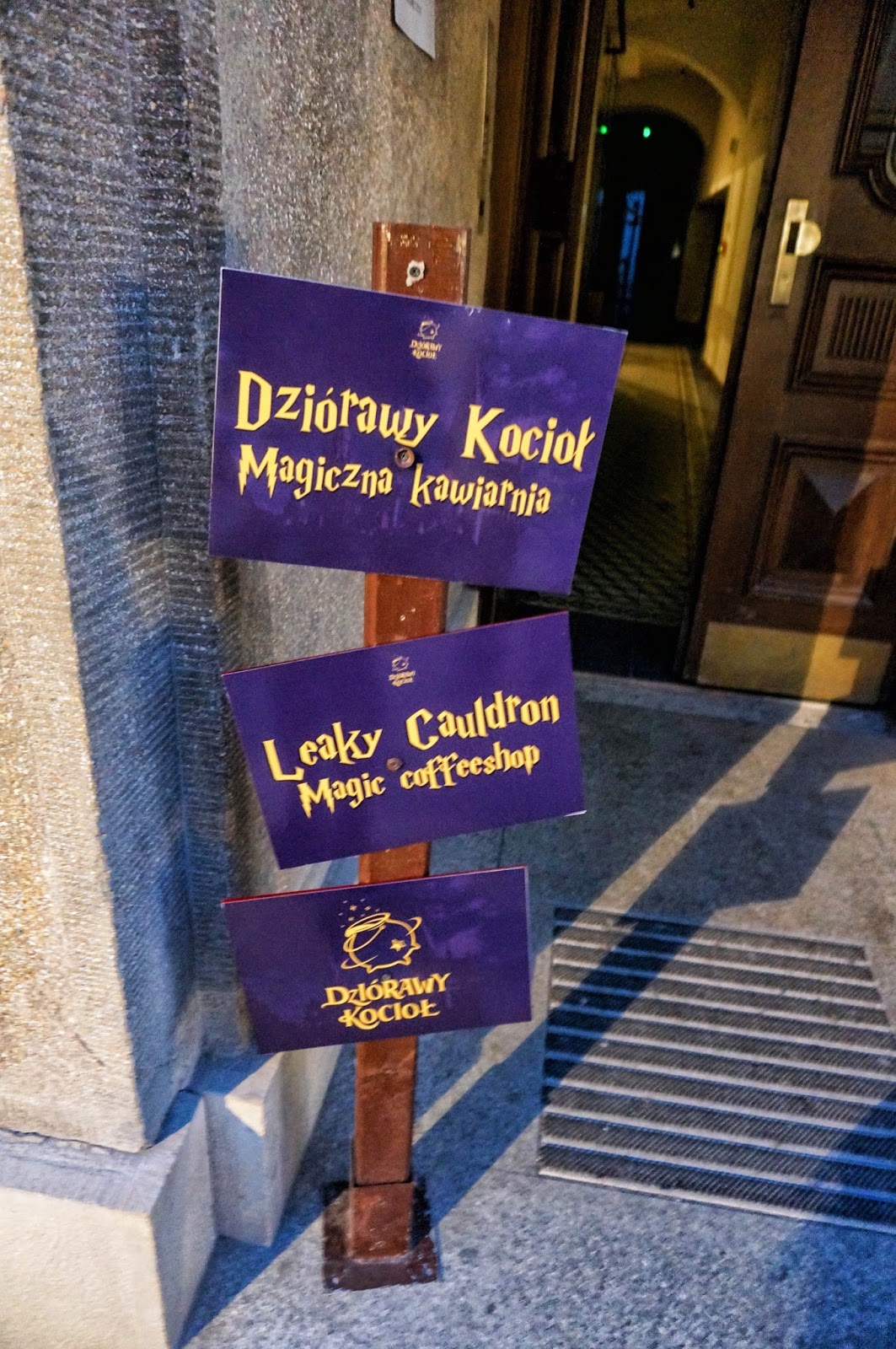 Dziórawy Kocioł w Krakowie, Harry Potter restauracja, potterowa restauracja, tematyczna restauracja Kraków