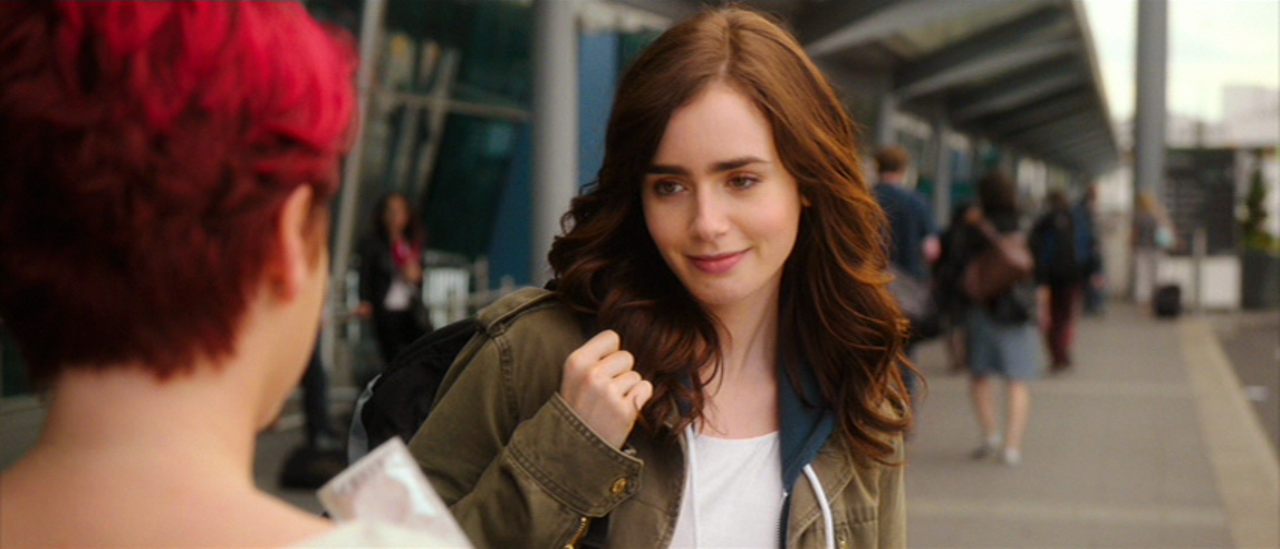 Movie and TV Cast Screencaps: Lily Collins as Rosie Dunne in Love, Rosie (2...