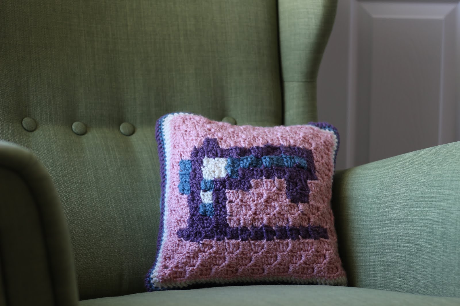 C2C Crochet Sewing Machine Pillow • Sewrella