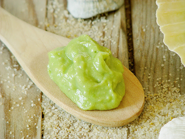 Masque fait-maison facile pour peaux sèches et sensibles recette pour faire un masque à la maison avec de la banane et de l'avocat