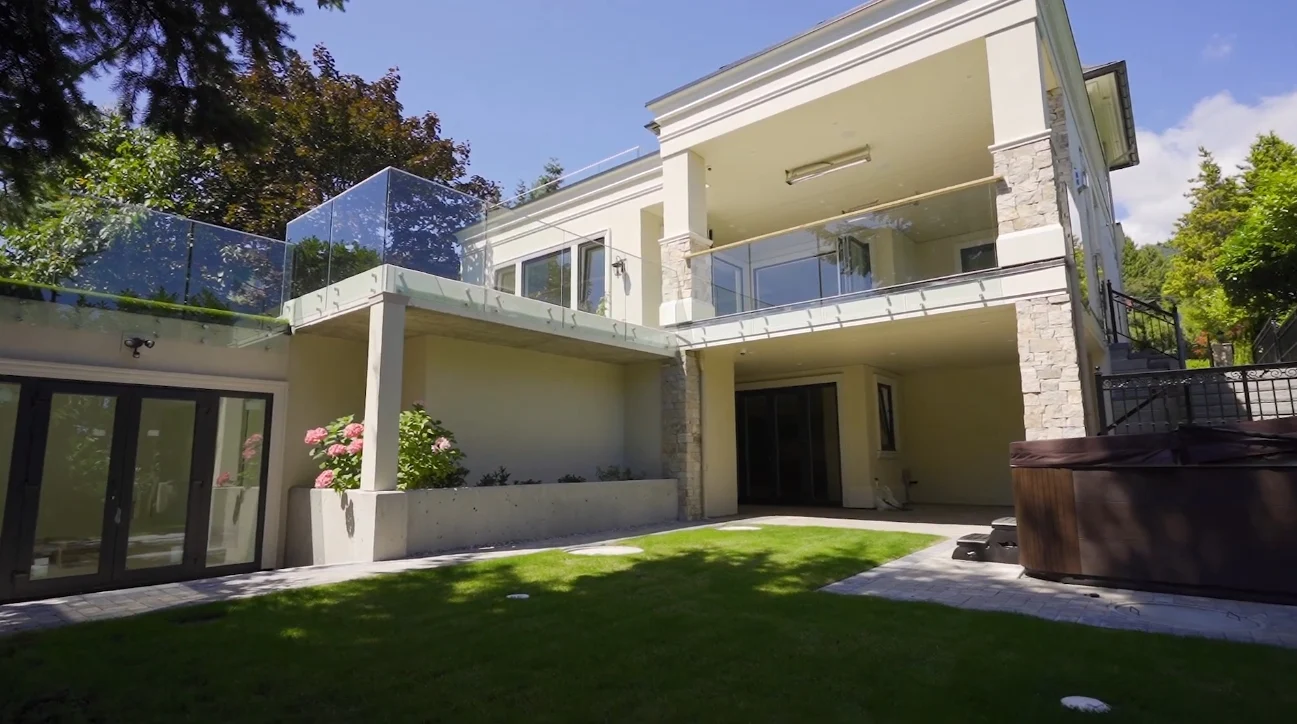 29 Photos vs. Mathers Residence, West Vancouver vs. Homes by Valentino Interior Design Tour