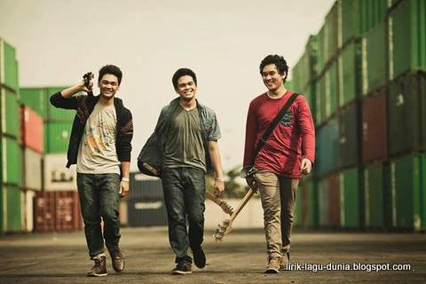 lirik lagu alien theovertunes lirik lagu dunia lirik lagu alien theovertunes lirik lagu dunia