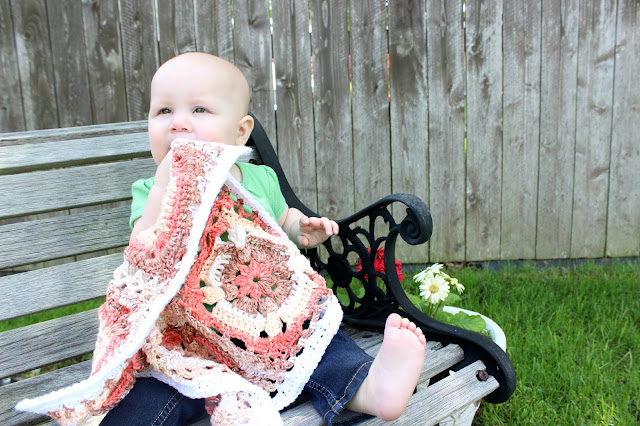 Kaleidoscope Eyes Blanket crochet pattern by Susan Carlson of Felted Button (photo used with permission by Jonna Ventura of Frayed Knot)