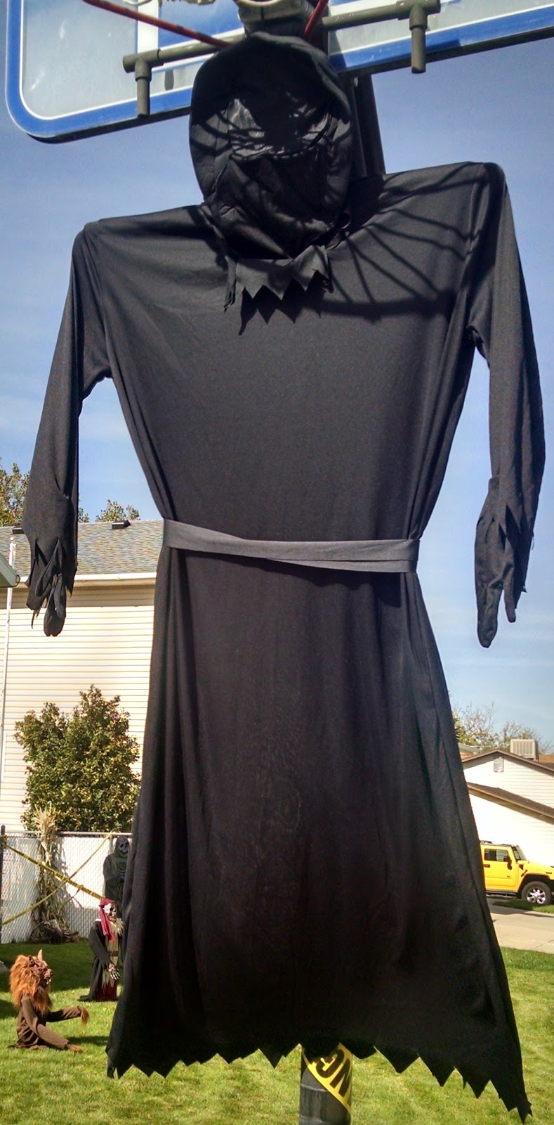 Must Run in the Family Halloween Yard Statues