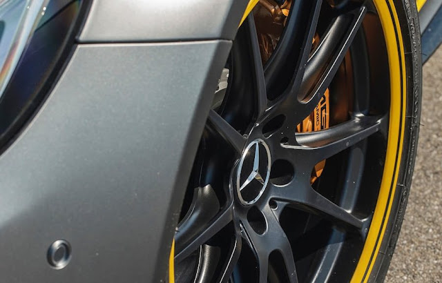 メルセデスAMG C63クーペ エディション1