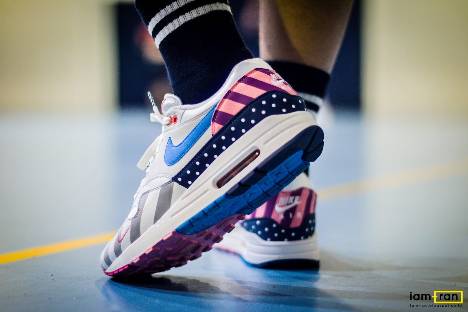 parra air max 1 on feet