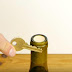 Video Te Enseña Cómo Abrir Una Botella De Vino Con Una Llave
