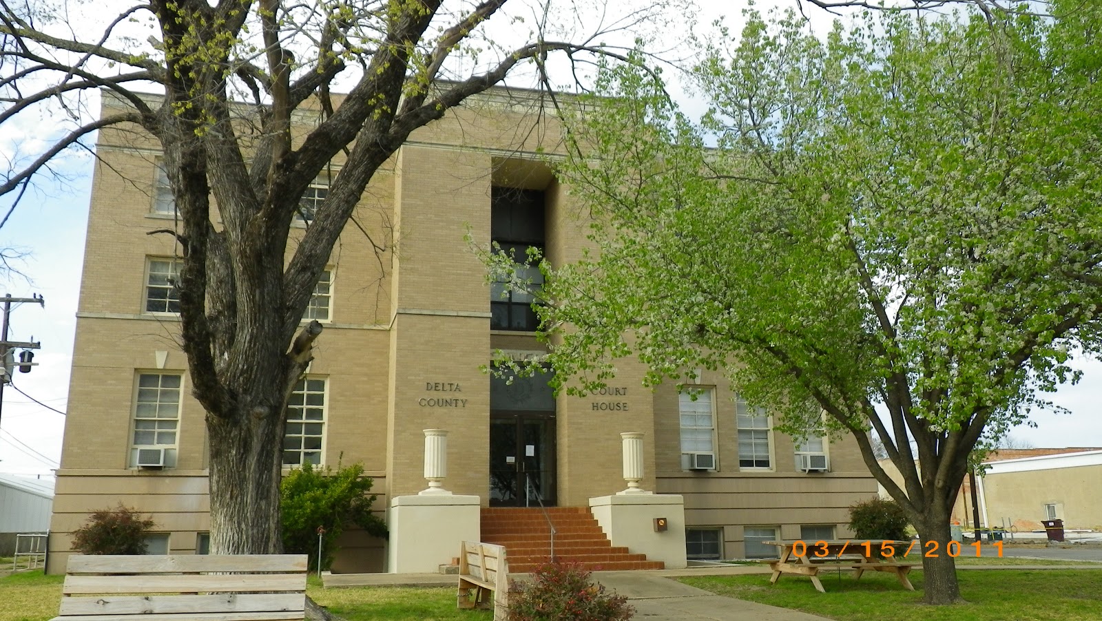 Texas Courthouse Tour March 15 ESBCCT New Boston, Clarksville, Paris