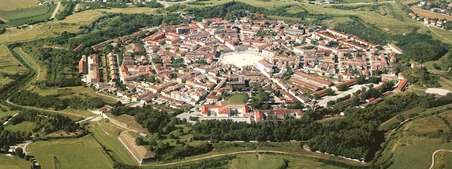 origine image : http://www.dulcisterrae.com/it/comune/3mqy1gg/palmanova.html