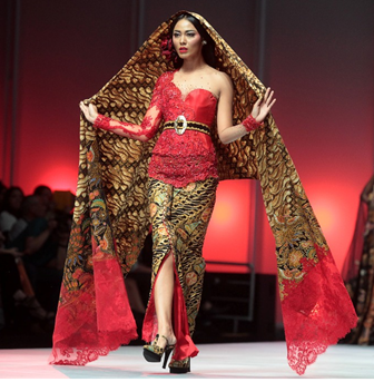 Model Kebaya Terbaru Anne Avantie Lengan Pendek