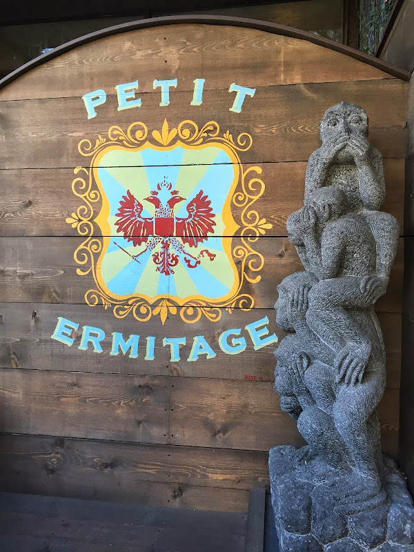 Petite Ermitage sign 