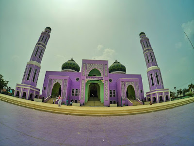 Halaman Masjid Agung Nurul Falah - Tana Paser https://www.munawirsuprayogi.com/2018/10/tempat-nongkrong-terfavorit-di-paser.html