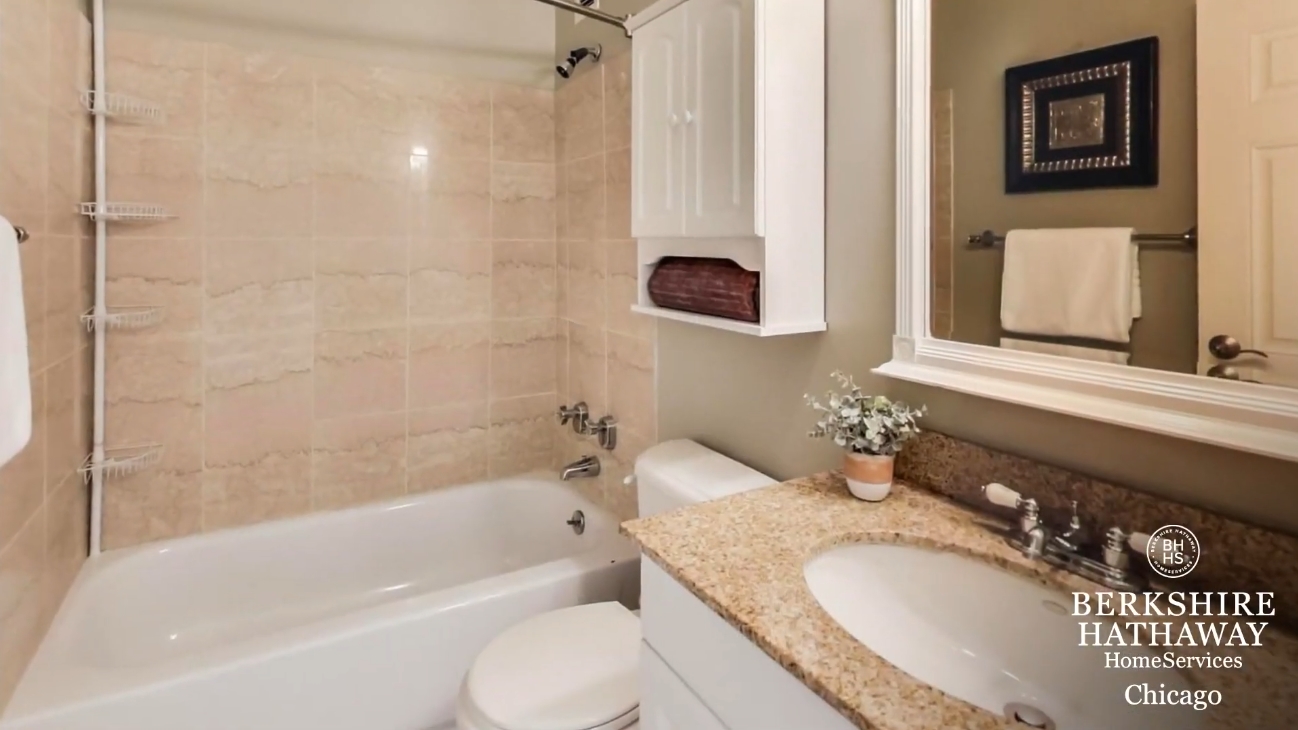 15 Photos vs. 1636 N Wells #601 Chicago IL-Old Town vs. Condo Interior Design Tour
