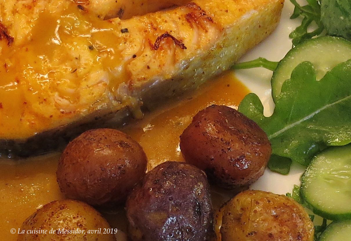 La cuisine de Messidor Darnes de saumon bbq, sauce clémentines au cari