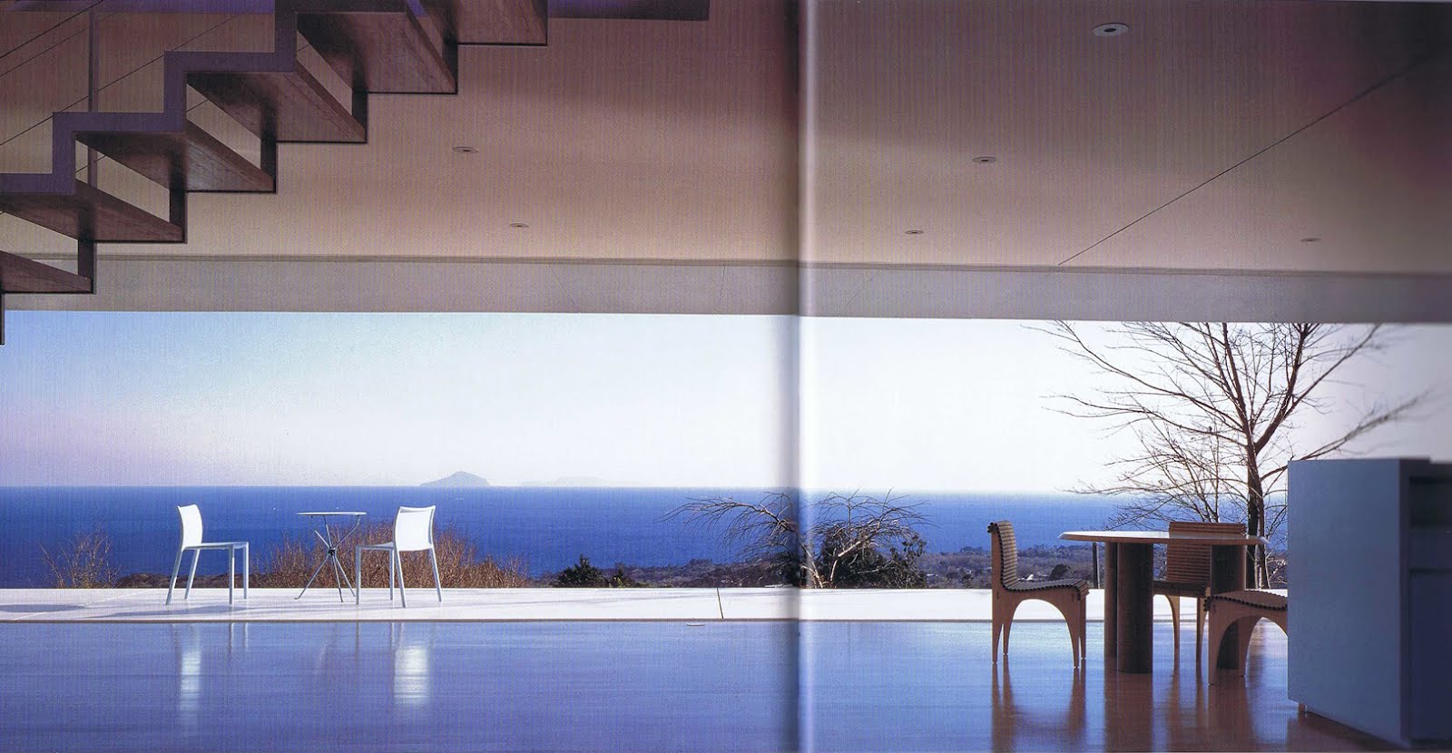 PICTURE WINDOW HOUSE by Shigeru Ban (Born 1957. 