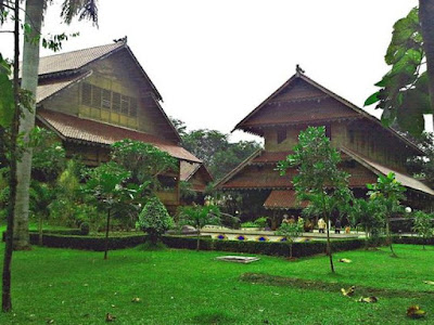 Keindahan Rumah Adat Sulawesi Tenggara Keindahan Rumah Adat Sulawesi Tenggara