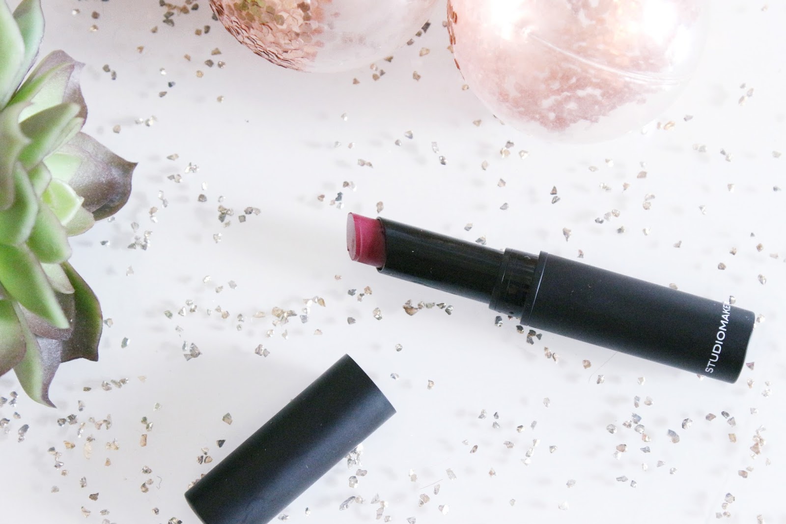 velour-lipstick-studiomakeup velour-lipstick-studiomakeup