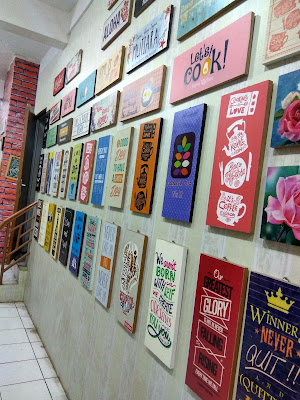 Hasil gambar untuk dekorasi dinding toko
