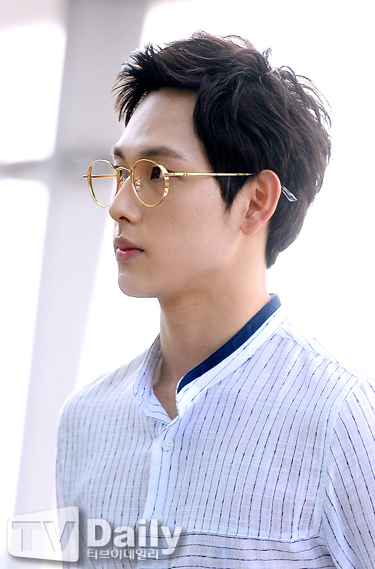 오늘자 임시완 인천공항 출국 사진 | 인스티즈