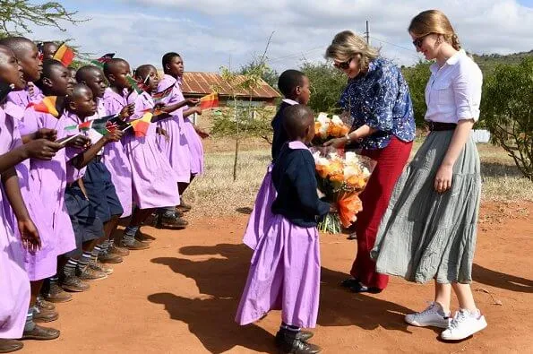 Queen Mathilde and Crown Princess Elisabeth met with Kenyan visual artist Cynthia Nyongesa and Maasai community