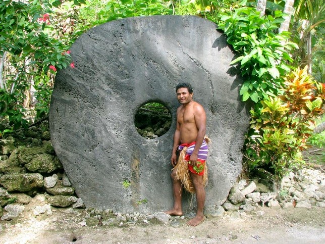 Uang Batu dari Pulau Yap, Kep. Solomon