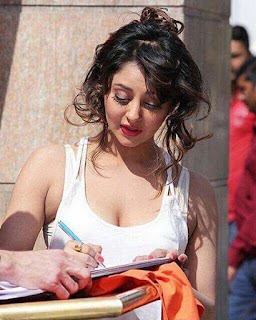 Rupali Sood shares hot photos on Instagram Rupali Sood shares hot photos on Instagram