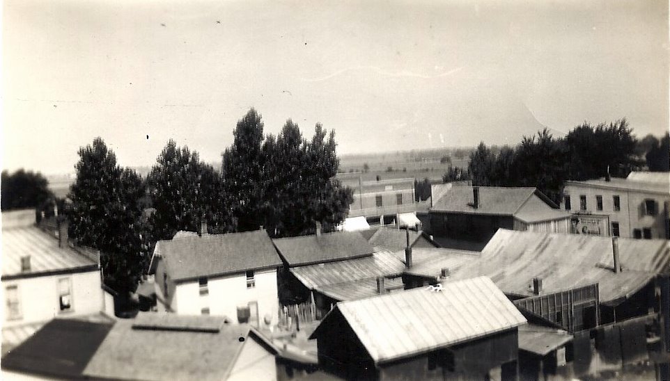 AT THE RIVERBEND Old Photos of Malinta, Ohio