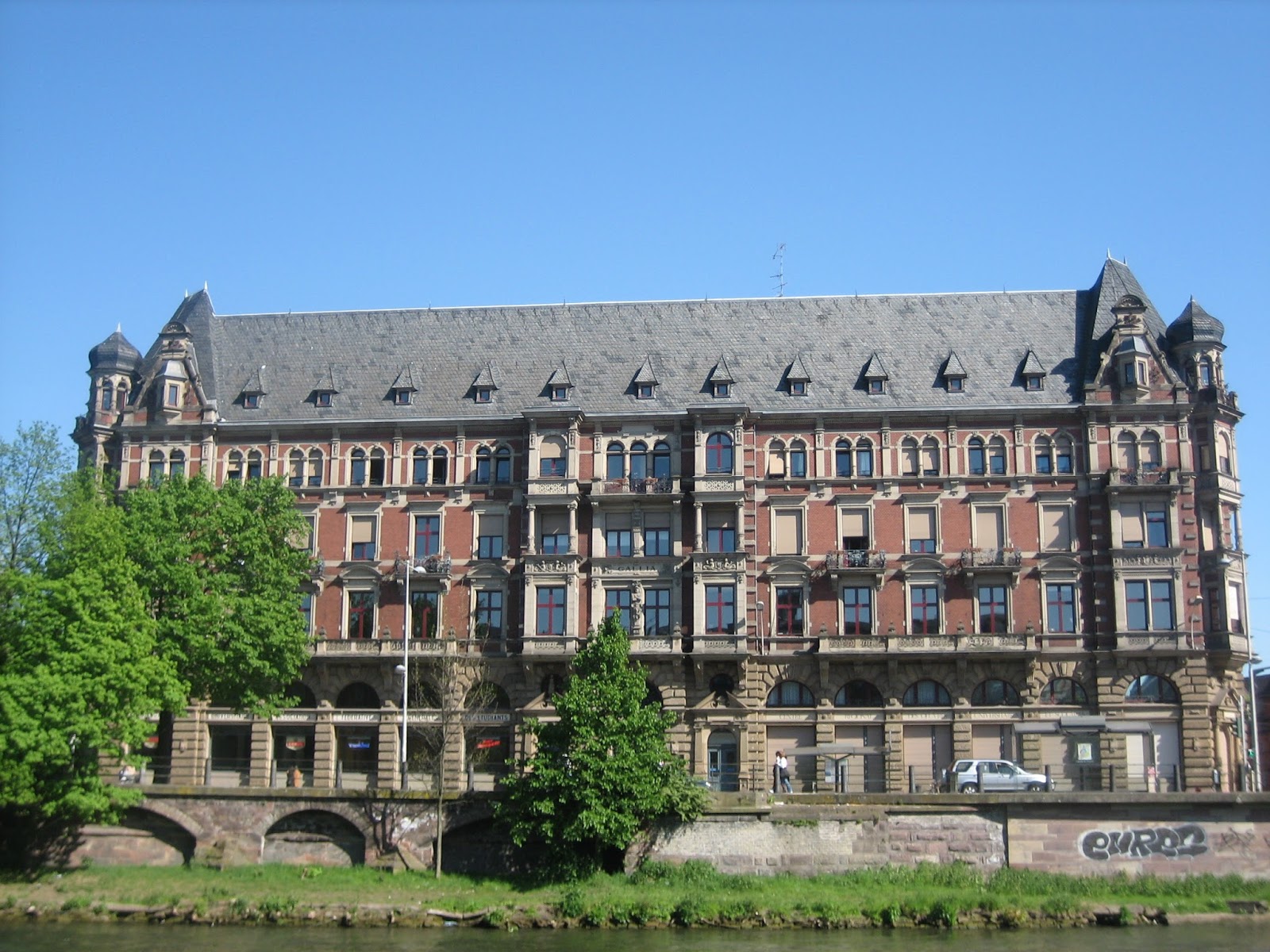 BEST AND TOP MOST UNIVERSITIES IN THE WORLD THE UNIVERSITY OF STRASBOURG