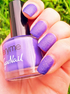 oriflame-very-me-sugar-nails-purple-berry-swatch-picture