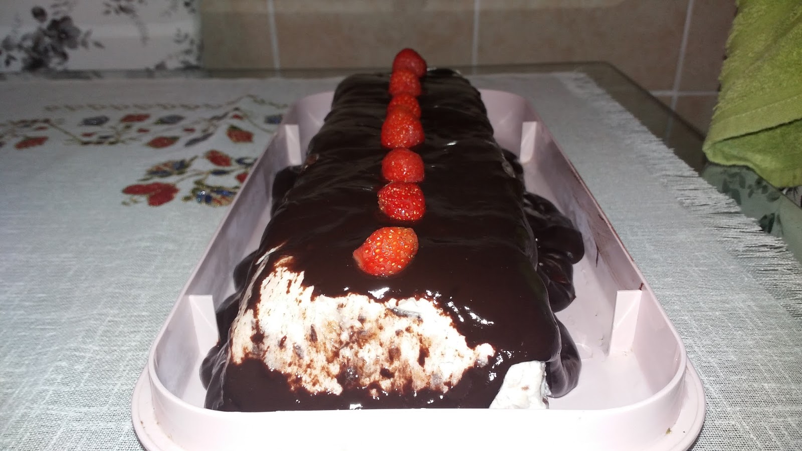 YEMEK DÜNYASI KREM ŞANTİLİ BİSKÜVİLİ PASTA