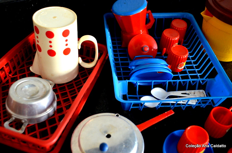 Ana Caldatto : Antigos Brinquedos Panelinhas, fogões e jogo de chá da Marca  MIMO