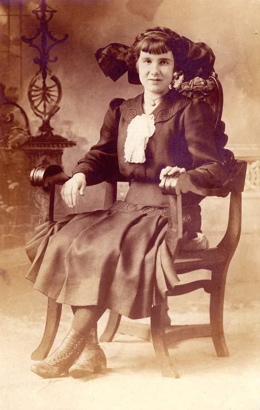 **FREE ViNTaGE DiGiTaL STaMPS** Vintage Printable Victorian Lady Photo