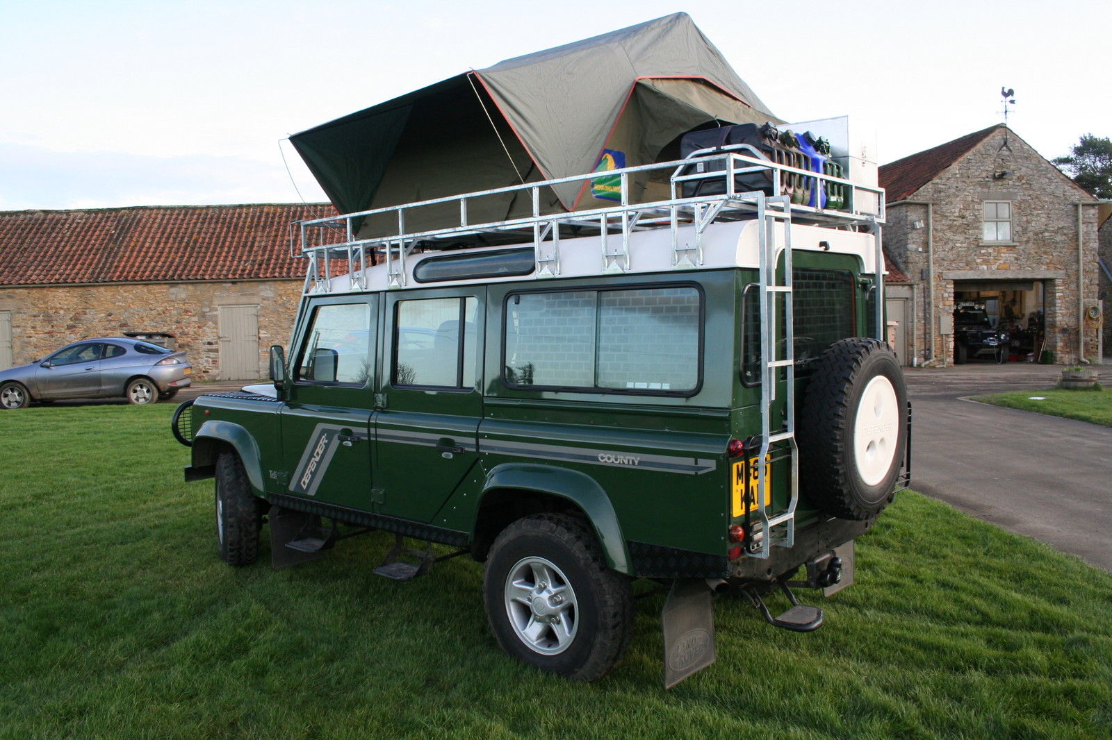 Landrover Defender Land Rover Defender 110 300tdi CSW 1995 49k mileage w/ Roof Tent Storage Drawers Landrover Defender Land Rover Defender 110 300tdi CSW 1995 49k mileage w/ Roof Tent Storage Drawers