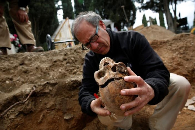 Spain's Killing Fields: Dig unearths dozens of Civil War era dead Spain's Killing Fields: Dig unearths dozens of Civil War era dead