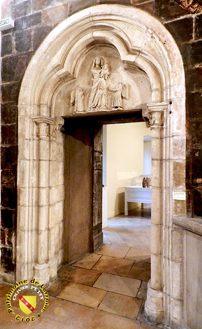 NANCY (54) - Musée Lorrain : Portail de la chapelle templière de Libdeau