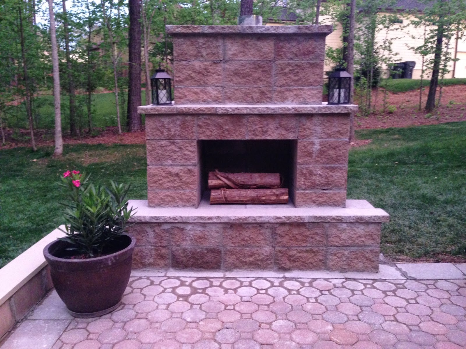 Life in the Barbie Dream House: DIY Paver Patio and ... Life in the Barbie Dream House: DIY Paver Patio and ... on Cheap Diy Outdoor Fireplace id=95780