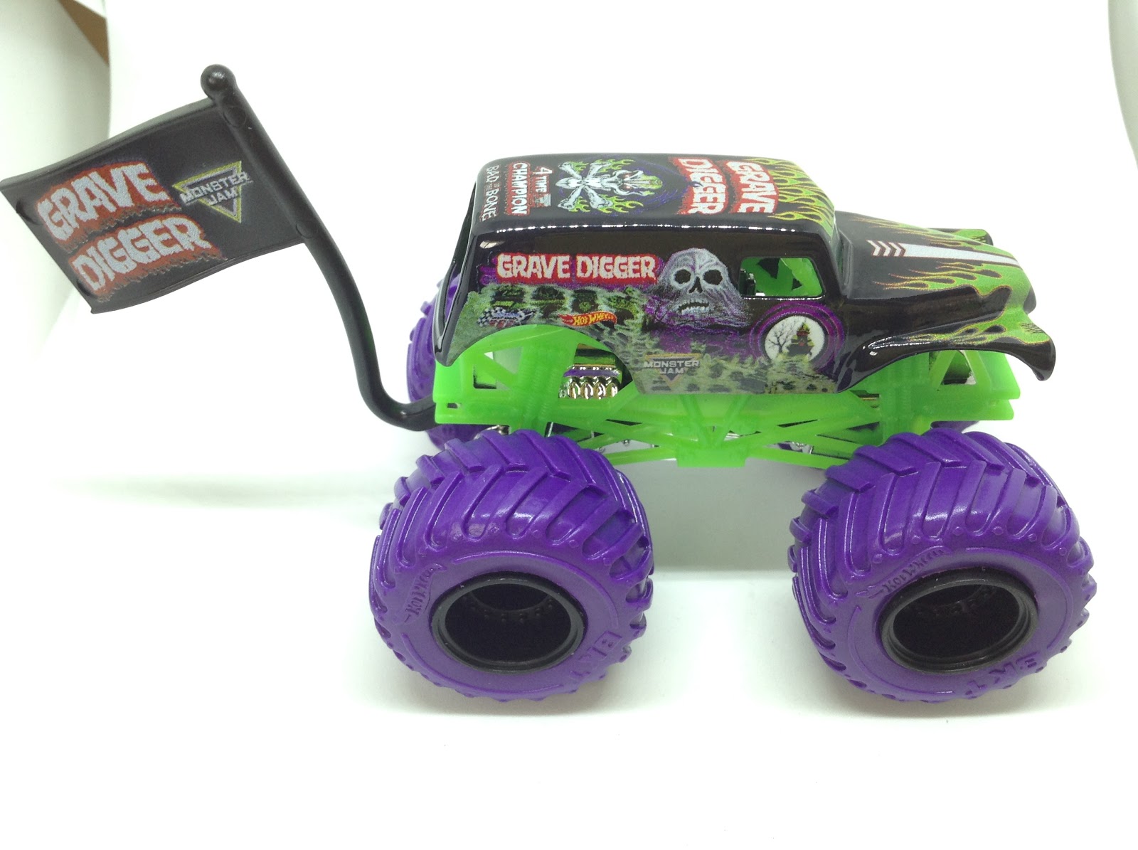 grave digger with foam tires