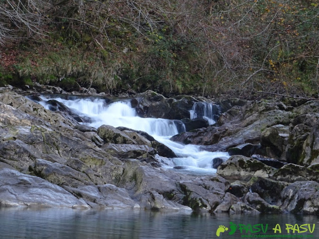 Salto de agua en la Olla de San Vicente