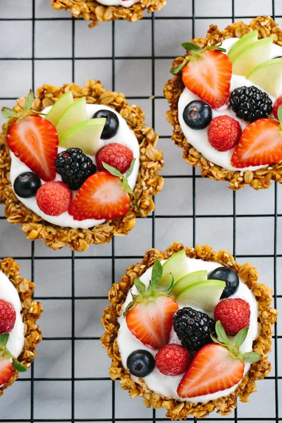 Breakfast Granola Fruit Tart with Yogurt #breakfast #breakfastideas #granola #fruit #tart #yogurt #healthysnack #healthysnackideas #healthyfood #healthyrecipes Breakfast Granola Fruit Tart with Yogurt #breakfast #breakfastideas #granola #fruit #tart #yogurt #healthysnack #healthysnackideas #healthyfood #healthyrecipes