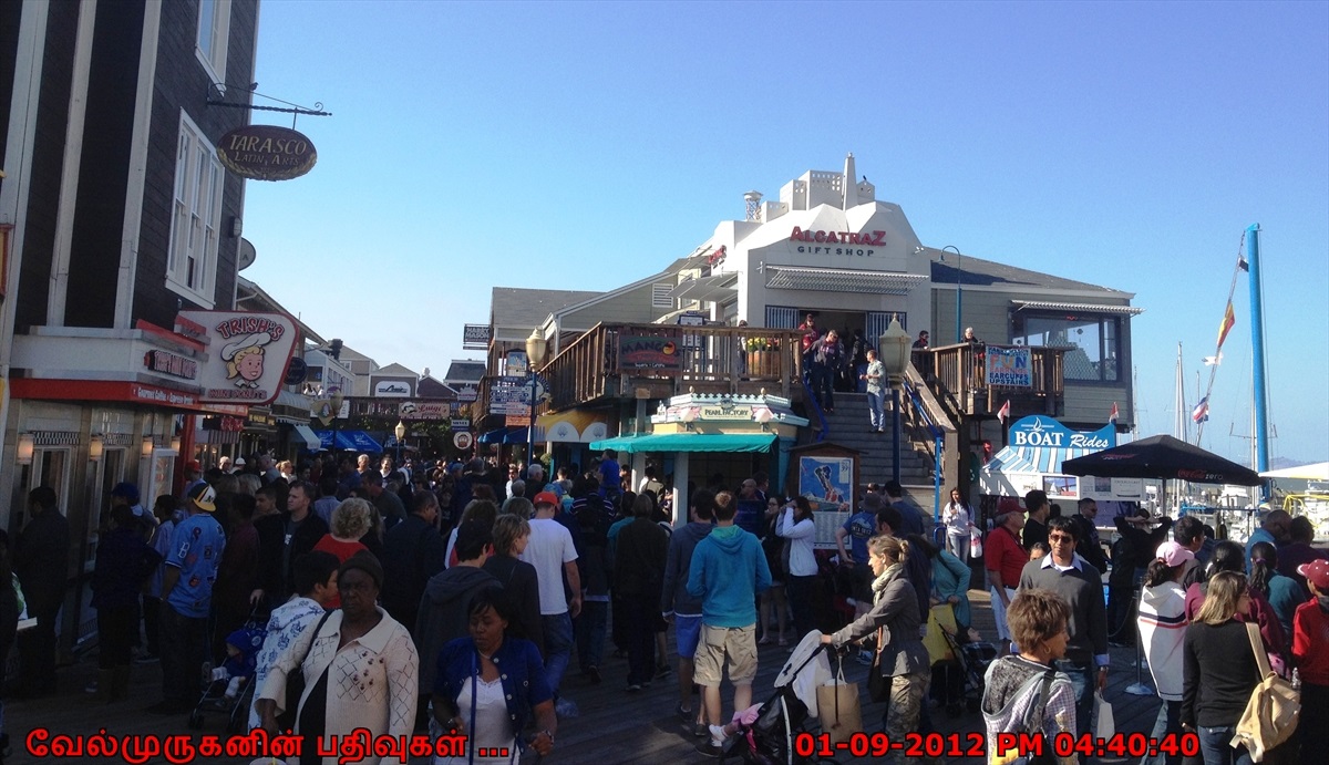Pier 39 shops and restaurants near Fisherman´s Wharf, San