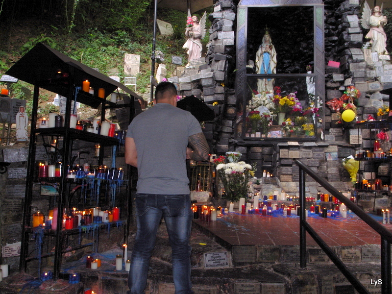 Viaje Continuo La Virgen de los Sicarios