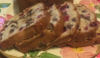 Christmas baking, cranberry chocolate chip quick bread, recipes using cranberries, not just for the holidays,