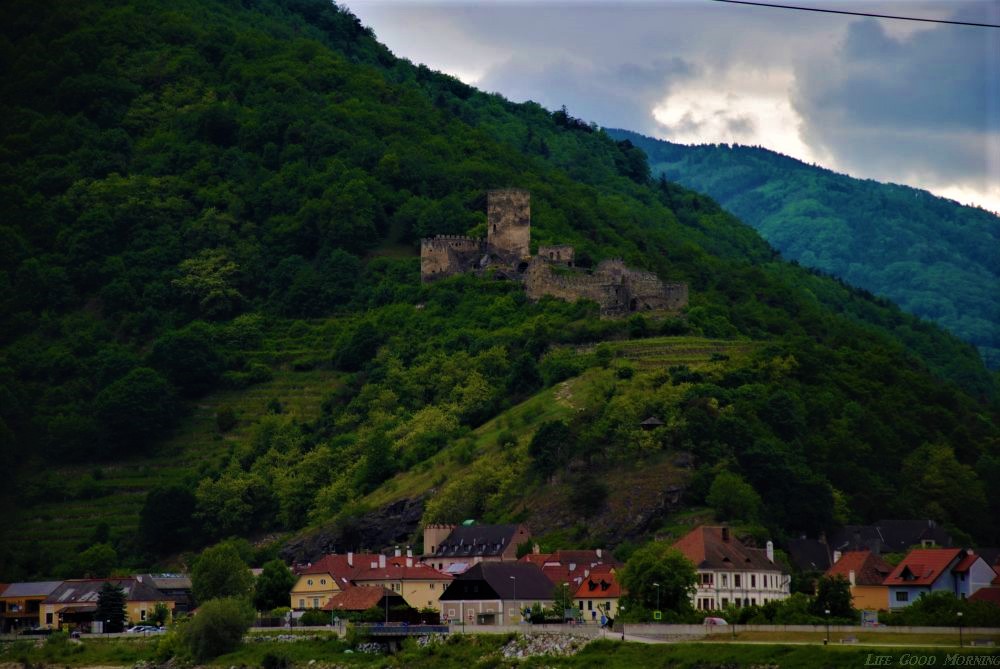 Dolina Wachau - na zamki i wino do Austrii.