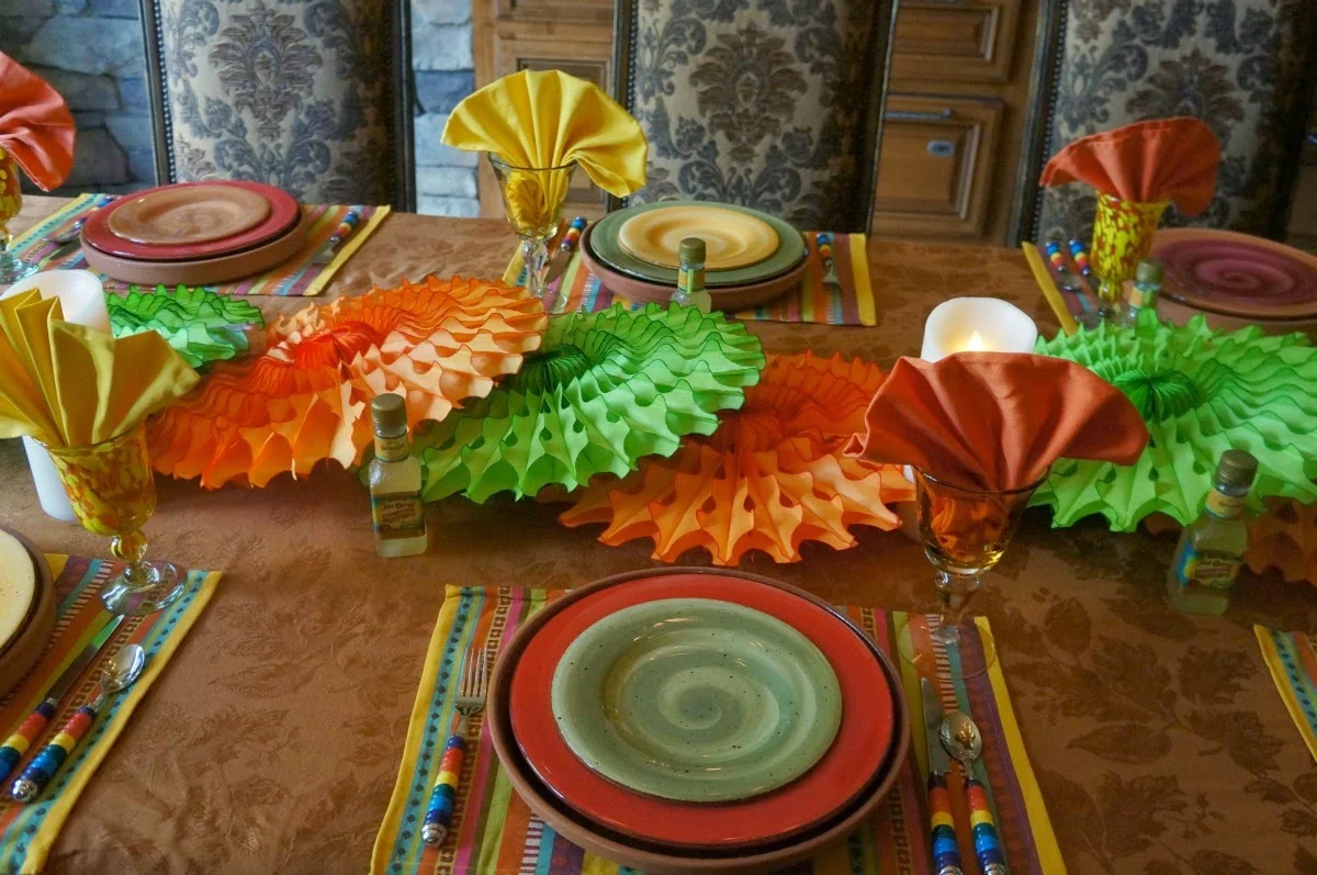  Beautiful, colorful table set for 5th of May