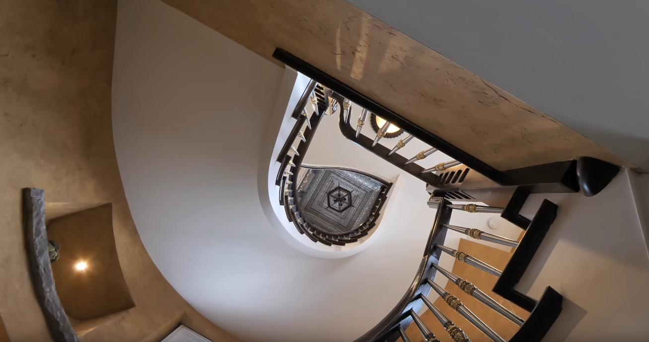 24 Photos vs. 20 Bayview Dr, St. Catharines, ON Home Interior Design Tour