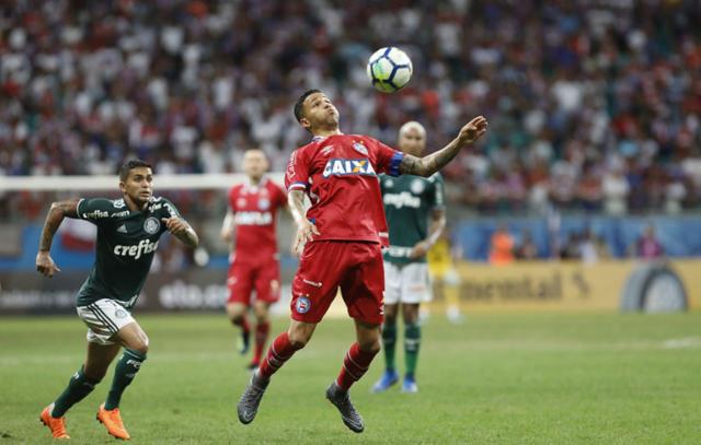 Em jogo marcado por uso do VAR, Bahia e Palmeiras empatam sem gols