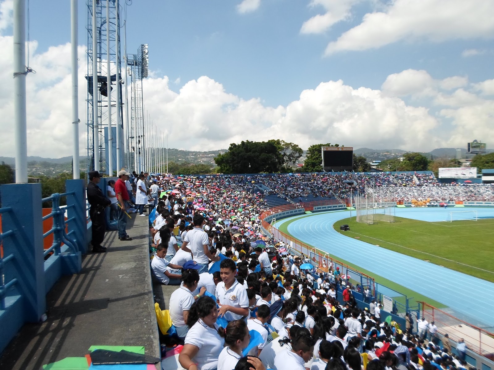 JUAN BUENO CINCUENTENARIO DE LOS LICEOS CRISTIANOS EL SALVADOR