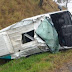 Carro da saúde de Guapirama capota na PR-092