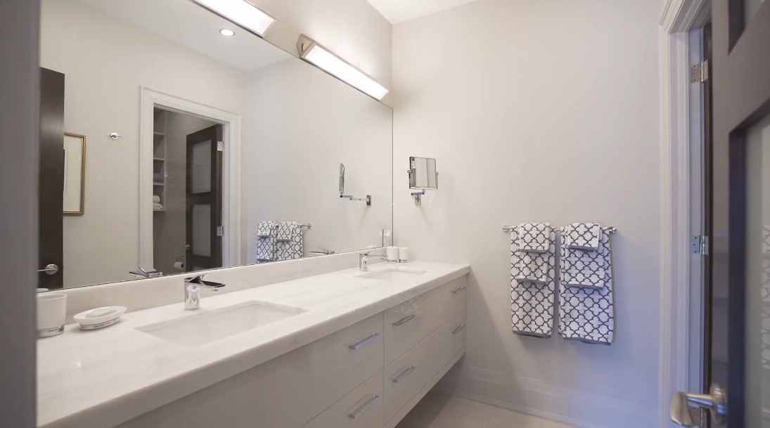 28 Interior Design Photos vs. 101 Georgian Bay Ln, The Blue Mountains, ON